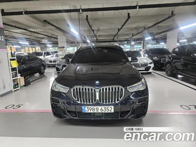 BMW X5 2022 — photo 1