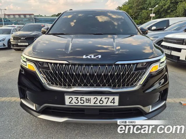 Kia Canival 2023 — photo 1