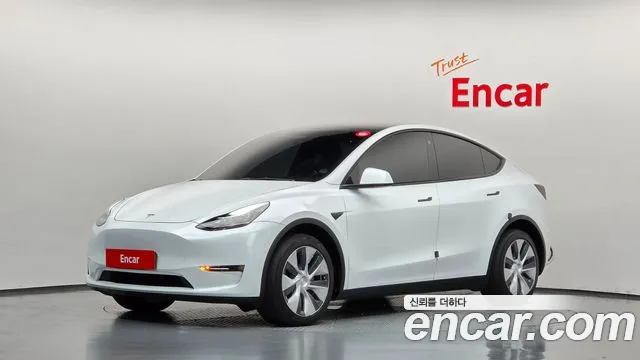Tesla Model Y 2022 — photo 1