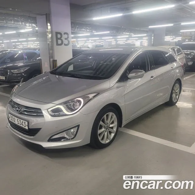 Hyundai i40 2012 — photo 1