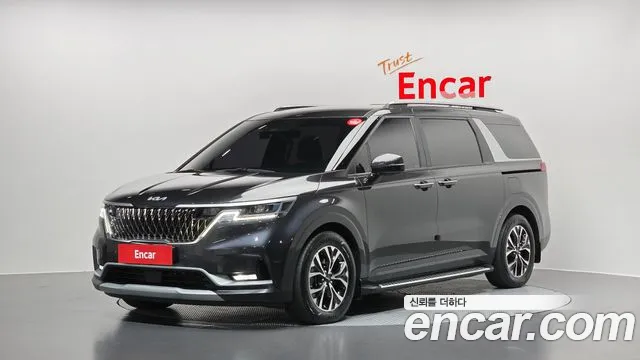 Kia Canival 2023 — photo 1