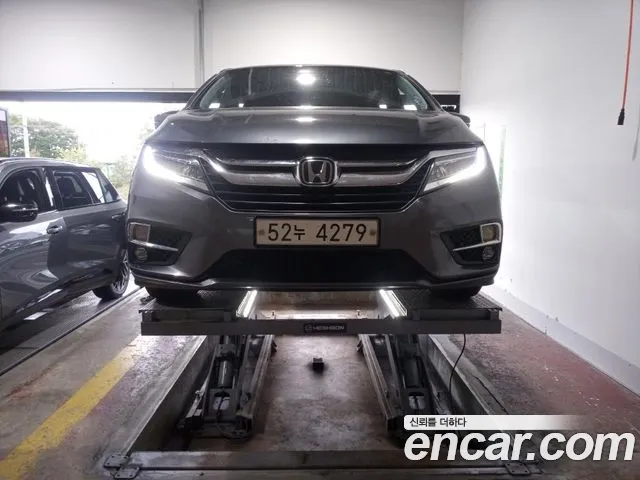 Honda Odyssey 2018 — photo 1