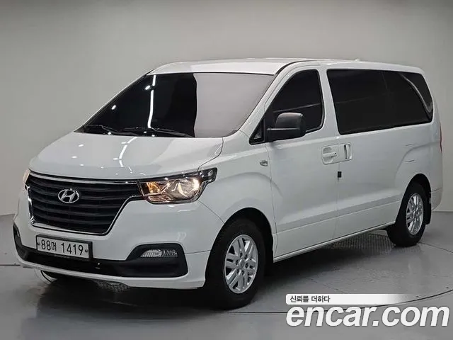 Hyundai Starex 2019 — photo 1