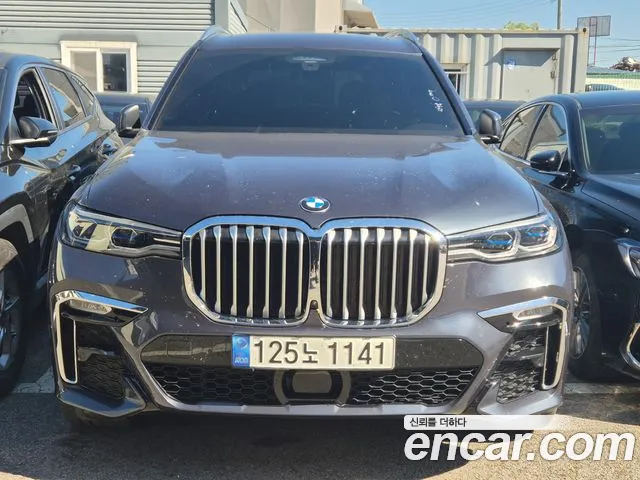 BMW X7 2022 — photo 1