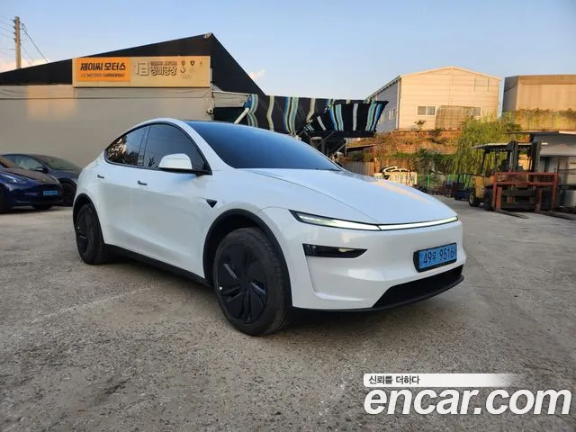 Tesla Model Y 2026 — photo 1