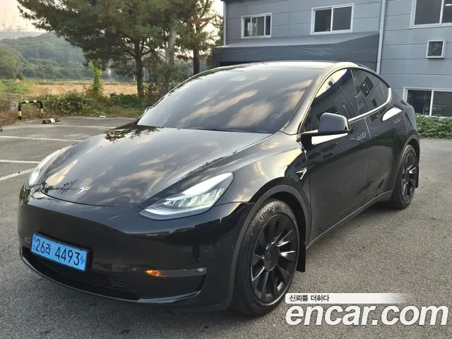 Tesla Model Y 2021 — photo 1