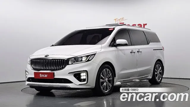 Kia Canival 2019 — photo 1