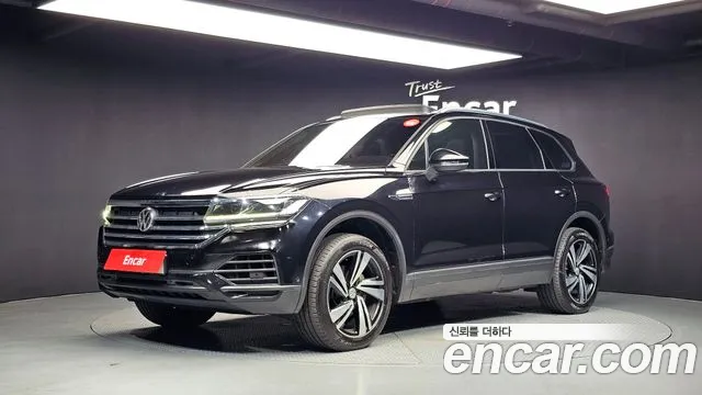 Volkswagen Touareg 2020 — photo 1