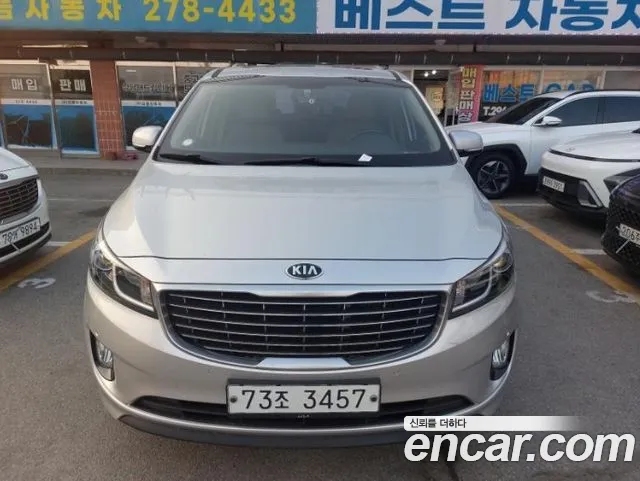 Kia Canival 2016 — photo 1
