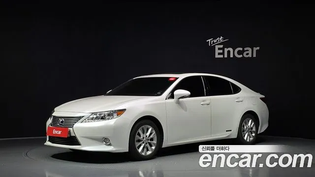 Lexus ES 2014 — photo 1
