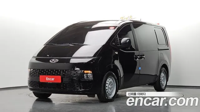 Hyundai Staria 2022 — photo 1