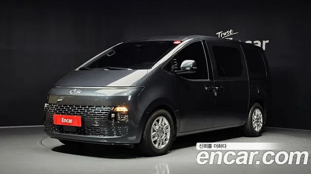 Hyundai Staria 2022 — photo 1