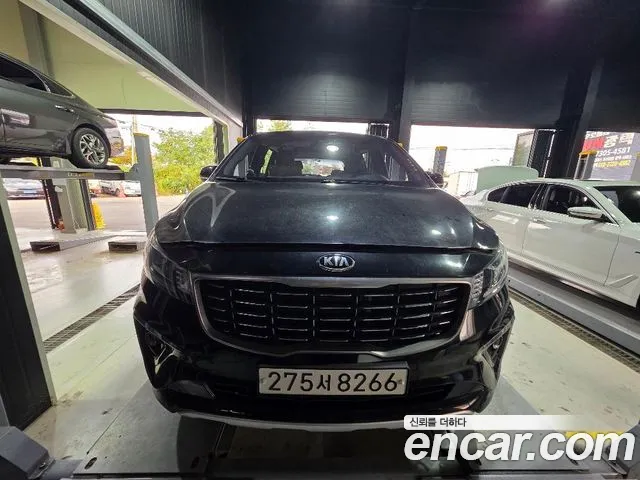 Kia Canival 2019 — photo 1