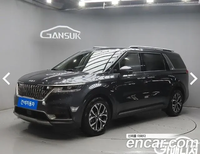 Kia Canival 2023 — photo 1