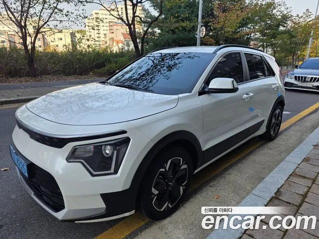 Kia Niro 2023 — photo 1