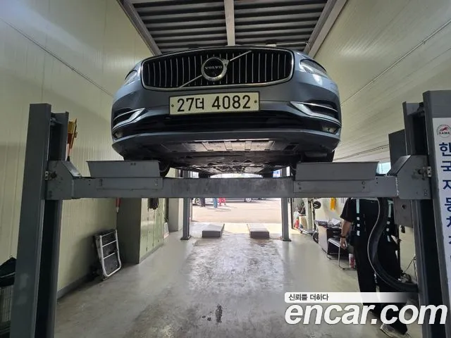 Volvo S90 2018 — photo 1