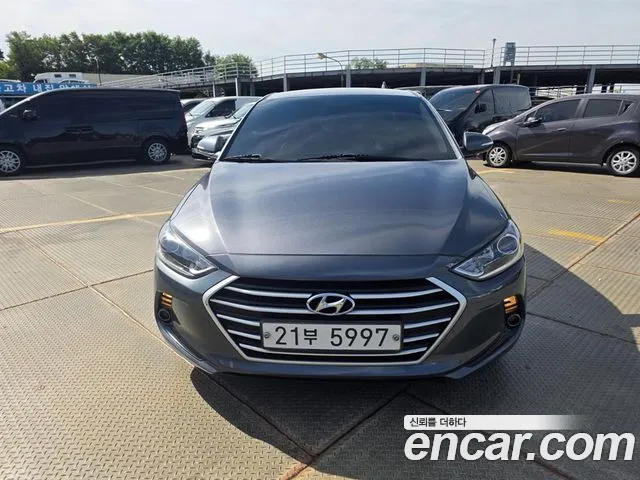 Hyundai AVANTE 2018 — photo 1
