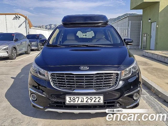 Kia Canival 2015 — photo 1