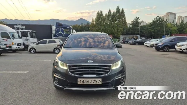 Kia Canival 2018 — photo 1