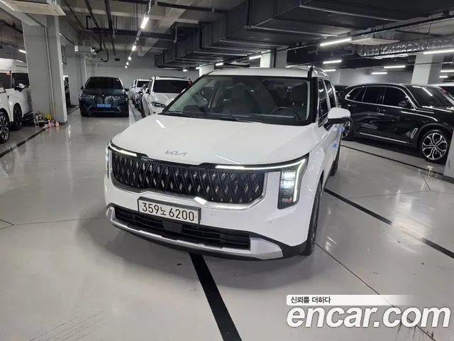 Kia Canival 2025 — photo 1