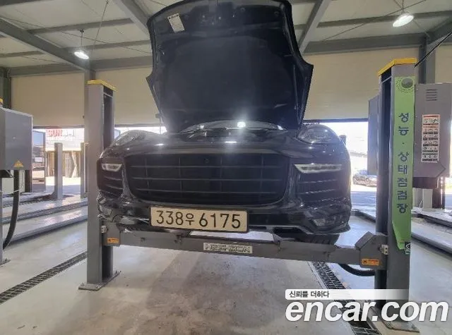 Porsche Cayenne 2016 — photo 1