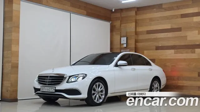 Mercedes-Benz E-Class 2020 — photo 1