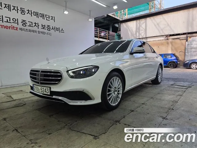 Mercedes-Benz E-Class 2022 — photo 1