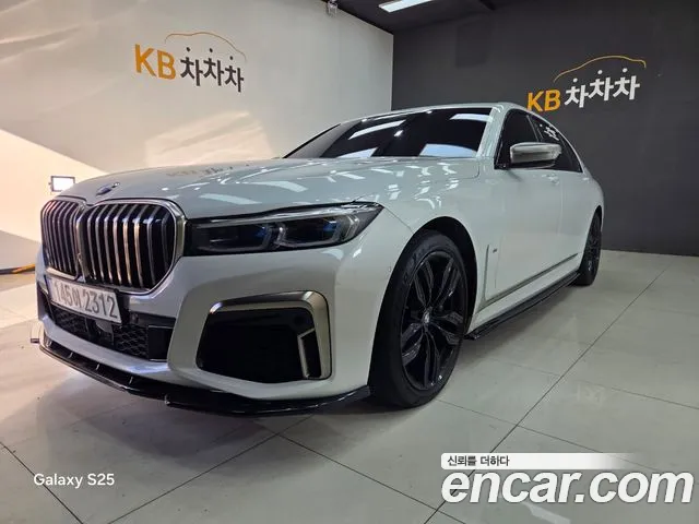 BMW 7-Series 2022 — photo 1
