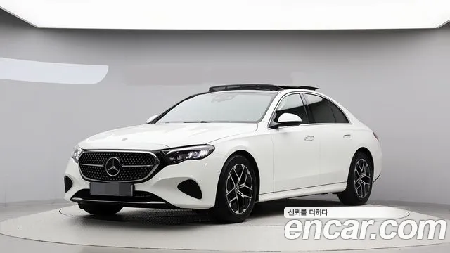 Mercedes-Benz E-Class 2024 — photo 1