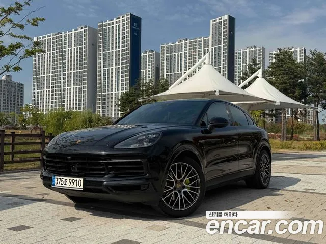 Porsche Cayenne 2022 — photo 1
