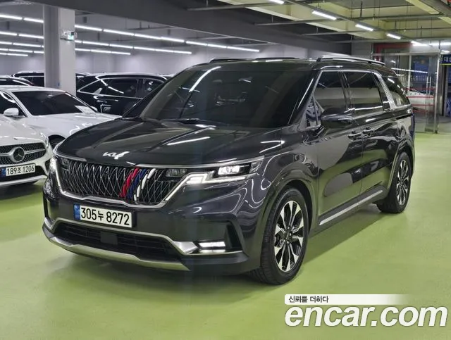 Kia Canival 2022 — photo 1