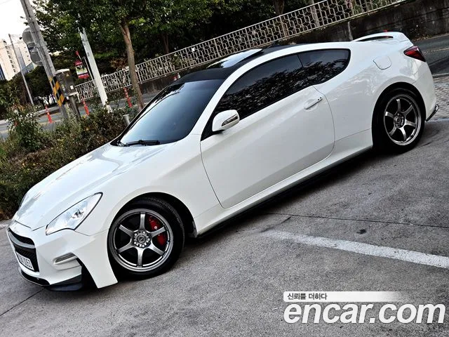 Hyundai Genesis 2010 — photo 1