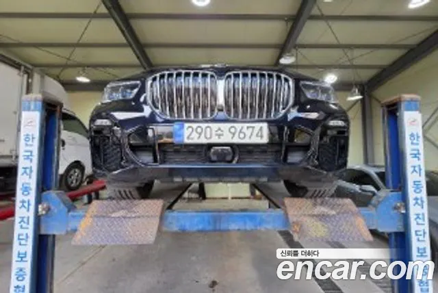 BMW X5 2021 — photo 1