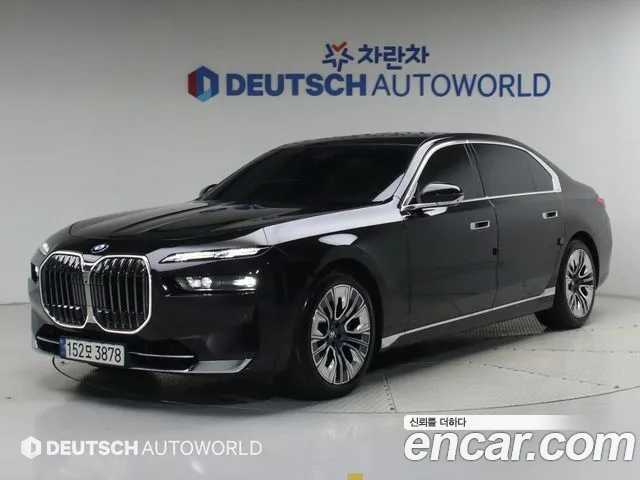 BMW 7-Series 2023 — photo 1