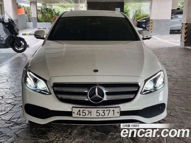 Mercedes-Benz E-Class 2019 — photo 1