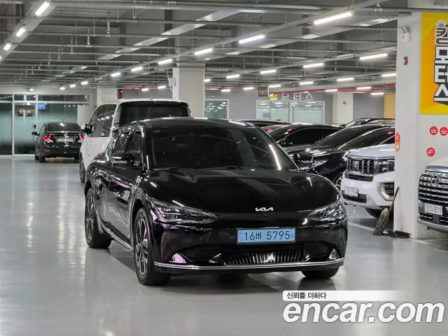 Kia EV6 2022 — photo 1