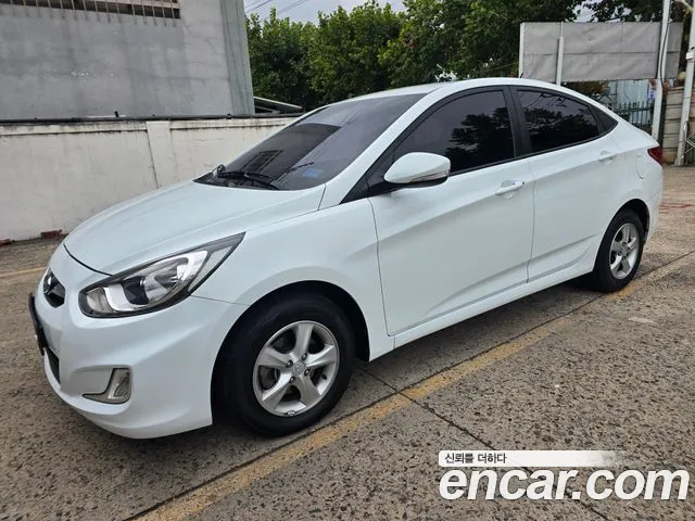 Hyundai Accent 2015 — photo 1