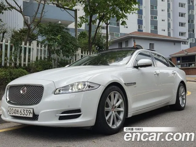 Jaguar XJ 2015 — photo 1