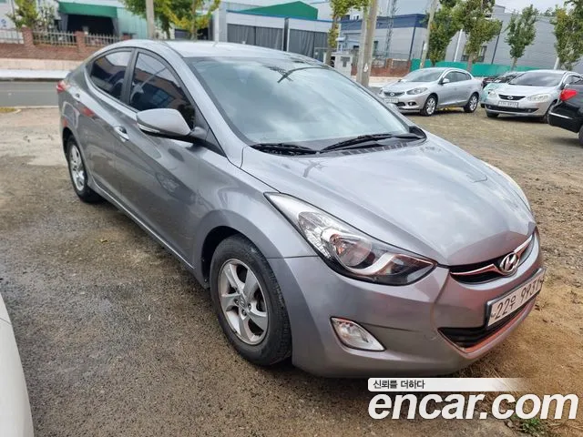 Hyundai AVANTE 2013 — photo 1