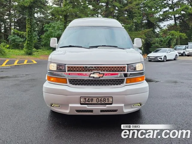 Chevrolet Express Van 2015 — photo 1