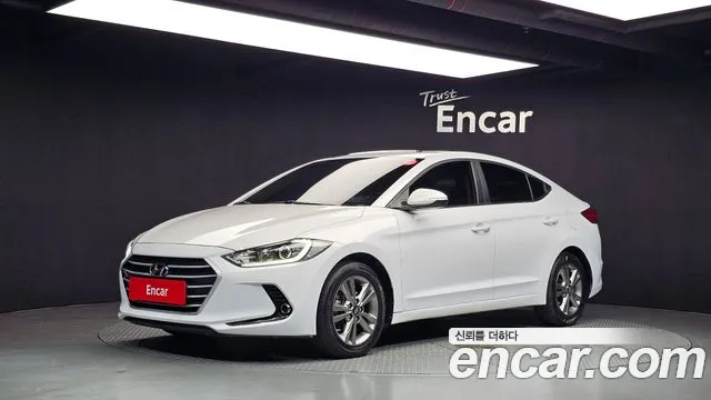 Hyundai AVANTE 2017 — photo 1