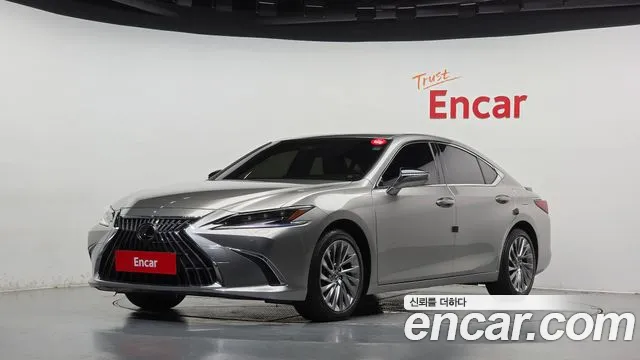 Lexus ES 2025 — photo 1