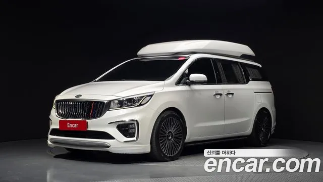 Kia Canival 2019 — photo 1
