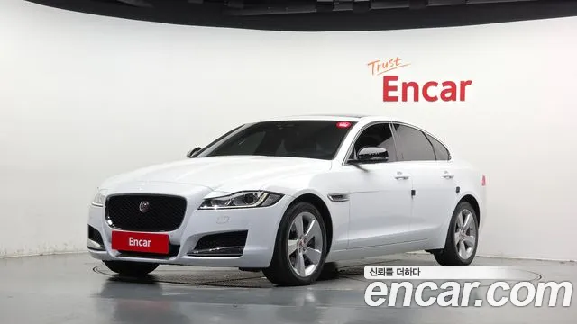 Jaguar XF 2017 — photo 1