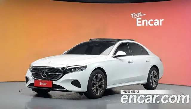 Mercedes-Benz E-Class 2026 — photo 1