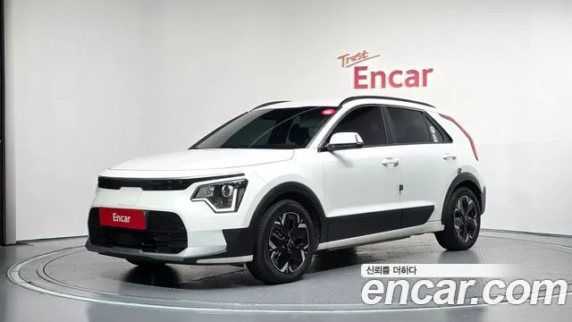 Kia Niro 2023 — photo 1