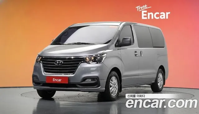 Hyundai Starex 2019 — photo 1