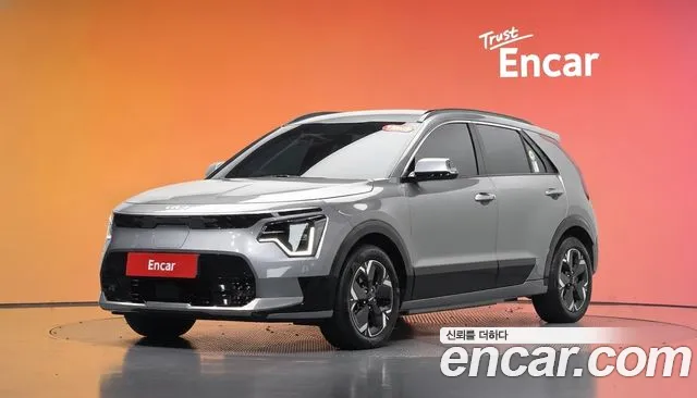 Kia Niro 2023 — photo 1