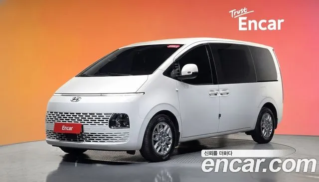Hyundai Staria 2022 — photo 1