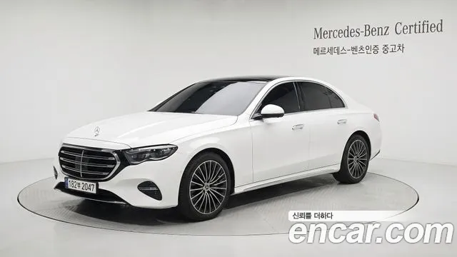 Mercedes-Benz E-Class 2026 — photo 1